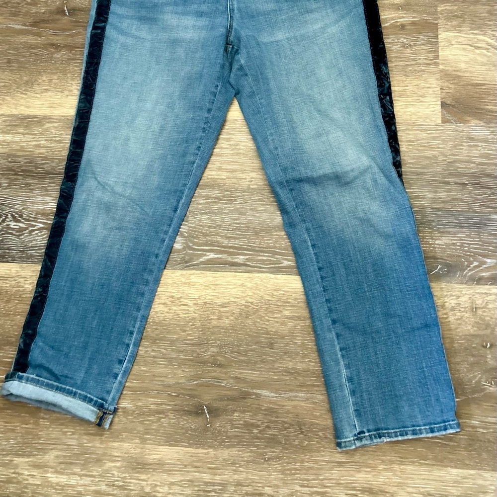 Chicos Velvet Pinstripe Jean14 Women
Jeans are lightweight